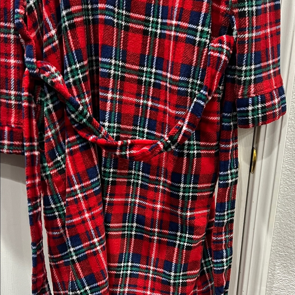 Red Plaid Hooded Robe - Picture 6 of 6